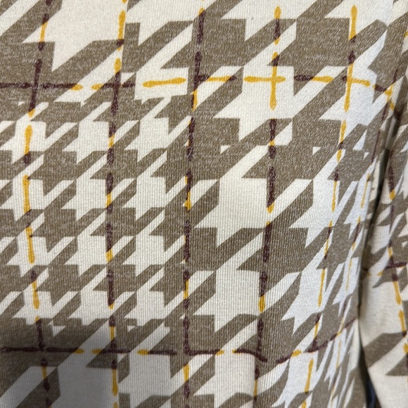 Attitudes by Renee Collection Casknit Asymmetrical Plaid / Herringbone Shirt. - Picture 4 of 10